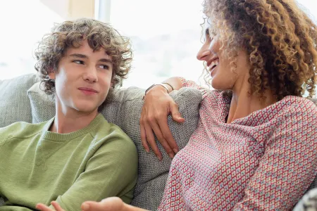 Bioderma_madre e hijo adolescente